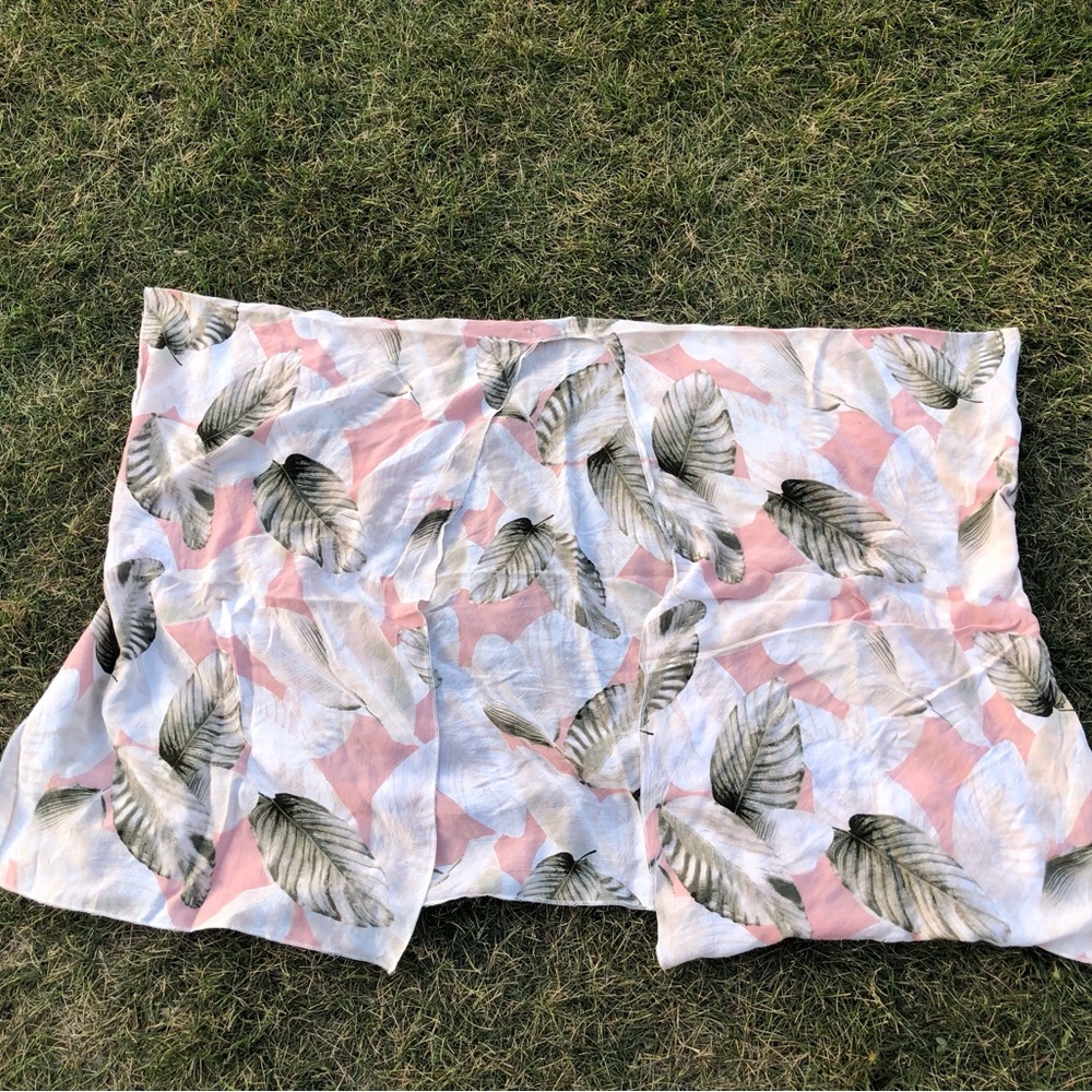 le chateau Pink and Green Tropical Leaf Skirt